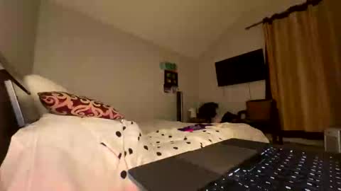 jasminesun12 online show from May 14, 2026, 4:41 am