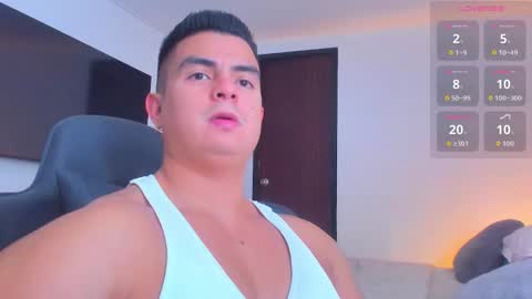 JBrooksXx online show from November 10, 2025, 6:07 pm