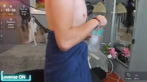 jasperjohnson online show from October 28, 2025, 3:10 am