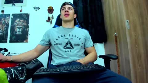 Javier online show from March 7, 2025, 4:13 am