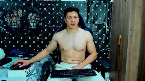 Javier online show from May 3, 2026, 11:22 pm