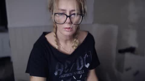 JAV online show from December 1, 2025, 7:13 am