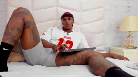 jax black online show from October 15, 2025, 9:37 pm