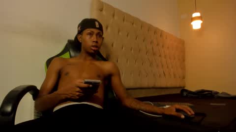 jax_maliq online show from November 2, 2025, 2:03 am