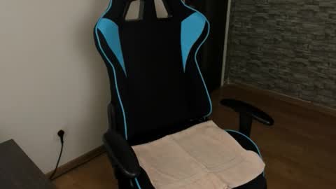 JaxonHunk online show from October 10, 2025, 11:37 pm