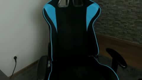 JaxonHunk online show from April 13, 2026, 5:24 am