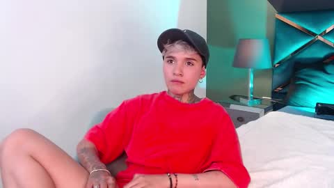 Snapshot of jaxwolf_ chatting on December 20, 2025, 4:30 am JAX online show from December 20, 2025, 4:30 am