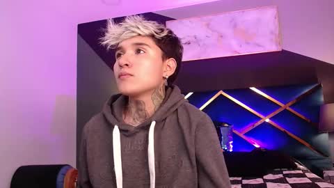 Snapshot of jaxwolf_ chatting on January 8, 2026, 3:20 am JAX online show from January 8, 2026, 3:20 am