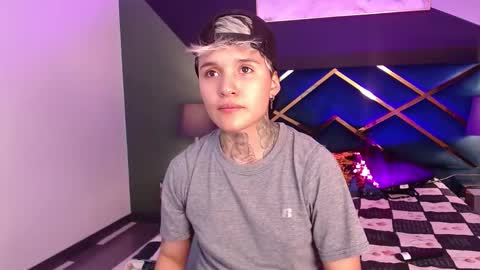 Snapshot of jaxwolf_ chatting on January 11, 2026, 3:22 am JAX online show from January 11, 2026, 3:22 am