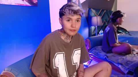 Snapshot of jaxwolf_ chatting on January 17, 2026, 3:33 am JAX online show from January 17, 2026, 3:33 am