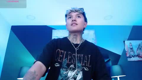 Snapshot of jaxwolf_ chatting on February 4, 2026, 3:23 am JAX online show from February 4, 2026, 3:23 am