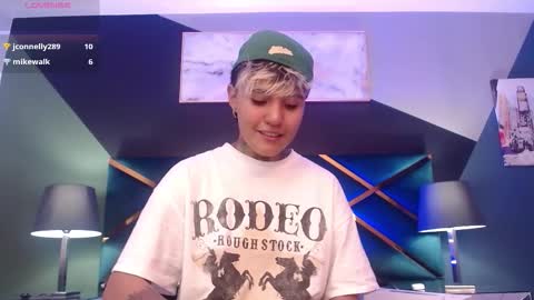 Snapshot of jaxwolf_ chatting on February 8, 2026, 3:43 am JAX online show from February 8, 2026, 3:43 am