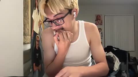 jay10697 online show from April 22, 2026, 5:10 am