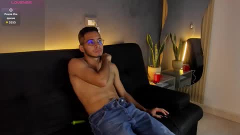 Jay online show from November 26, 2025, 11:11 am