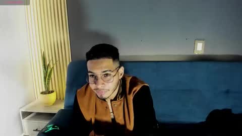 Jay online show from December 2, 2025, 10:38 pm