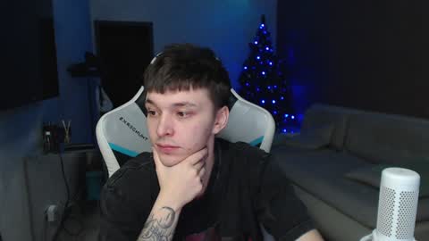 Snapshot of jayce_icestone chatting on January 2, 2025, 4:52 am Jayce online show from January 2, 2025, 4:52 am