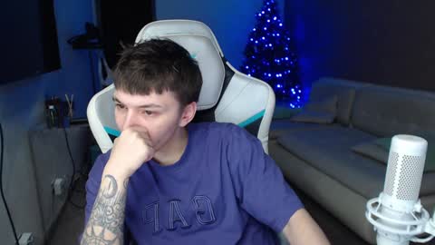 Snapshot of jayce_icestone chatting on January 6, 2025, 5:41 am Jayce online show from January 6, 2025, 5:41 am