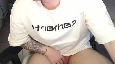 Snapshot of jayce_icestone chatting on February 2, 2025, 9:19 am Jayce online show from February 2, 2025, 9:19 am