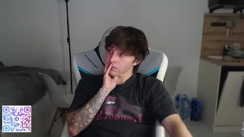 Snapshot of jayce_icestone chatting on October 3, 2025, 9:01 pm Jayce online show from October 3, 2025, 9:01 pm