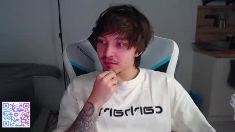 Snapshot of jayce_icestone chatting on November 11, 2025, 12:27 pm Jayce online show from November 11, 2025, 12:27 pm