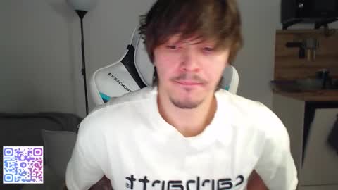 Snapshot of jayce_icestone chatting on November 12, 2025, 1:06 am Jayce online show from November 12, 2025, 1:06 am