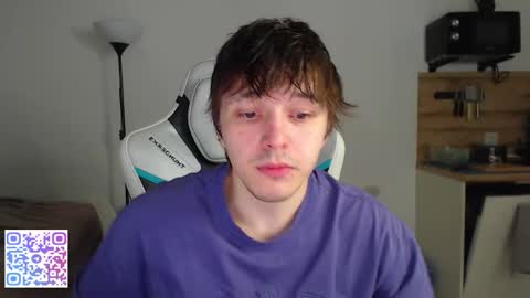 Snapshot of jayce_icestone chatting on November 22, 2025, 10:09 pm Jayce online show from November 22, 2025, 10:09 pm