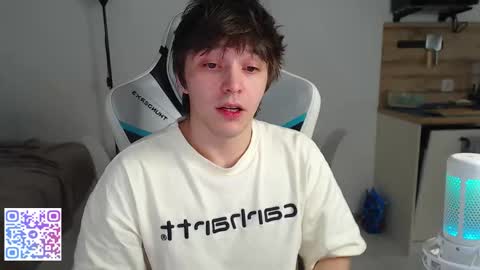 Snapshot of jayce_icestone chatting on December 4, 2025, 4:38 pm Jayce online show from December 4, 2025, 4:38 pm