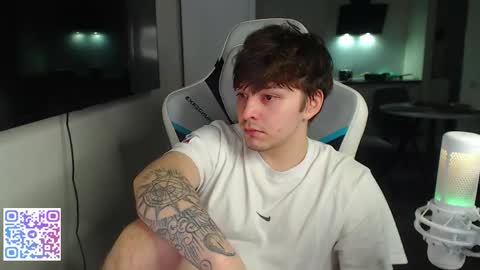 Jayce online show from April 21, 2026, 4:12 pm