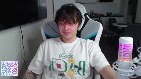 Jayce online show from June 9, 2026, 2:01 am