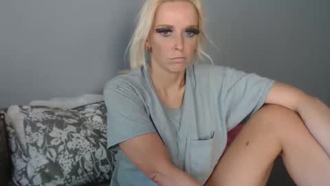 Snapshot of jaydenangel chatting on May 4, 2026, 2:57 pm Blondie Queen Jayden online show from May 4, 2026, 2:57 pm