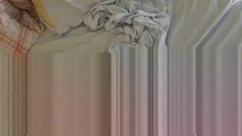 HUngBtmFl online show from November 30, 2025, 1:31 am