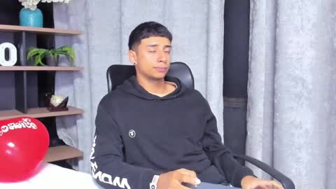 jaze_bradley online show from February 24, 2025, 11:21 am