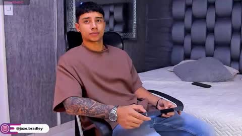 jaze_bradley online show from September 23, 2025, 11:24 am