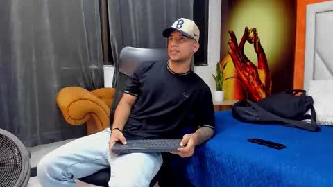 jaze_bradley online show from November 29, 2025, 11:24 am