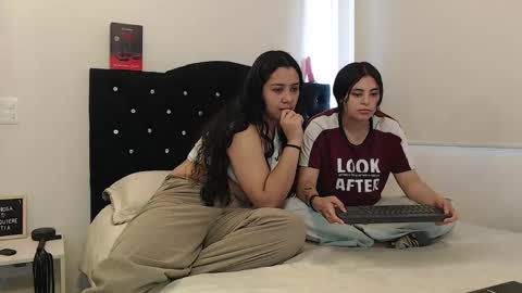 Jazmin and Scarlett online show from February 14, 2025, 7:12 pm
