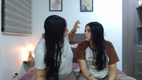 Jazmin and Scarlett online show from March 28, 2026, 9:42 am