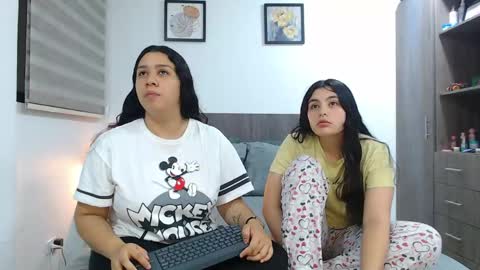 Jazmin and Scarlett online show from April 14, 2026, 7:47 am