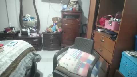 jazmim online show from March 23, 2026, 1:26 pm