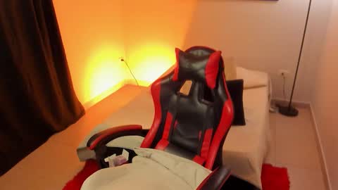 Jazmin online show from March 27, 2026, 1:22 pm