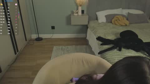 Mira the personal mirage D online show from November 3, 2025, 7:04 pm