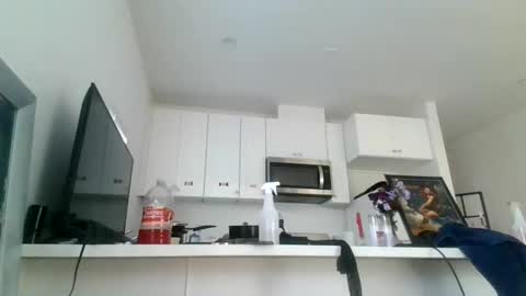 Jazzystelo online show from September 21, 2025, 5:03 pm