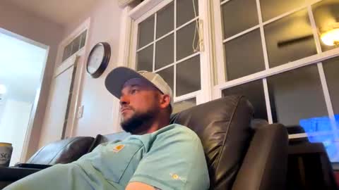 jbills910910 online show from April 24, 2026, 3:53 am