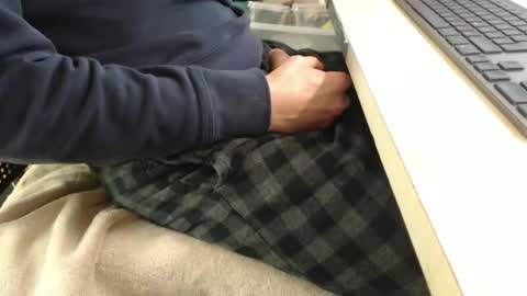 jc200000 online show from December 18, 2025, 9:43 pm