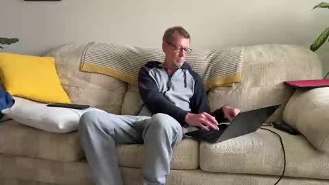 Jon online show from October 4, 2025, 3:32 pm