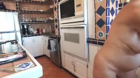 JCcurves online show from January 3, 2025, 5:20 pm