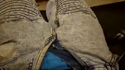 jdee1997 online show from April 12, 2026, 11:15 am