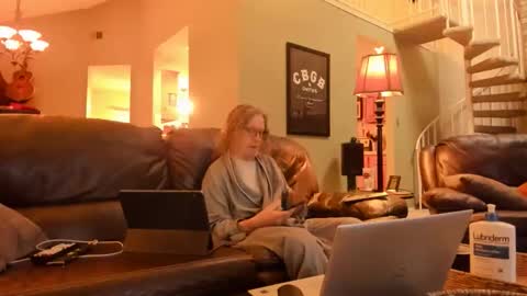 JDinEuless online show from October 26, 2025, 1:06 pm