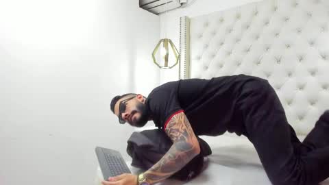 JEAN online show from April 2, 2026, 8:17 pm