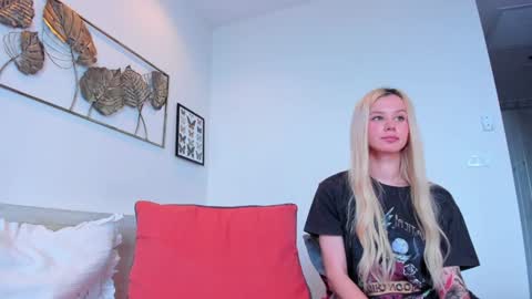 Akila and Daria online show from February 7, 2025, 3:55 am