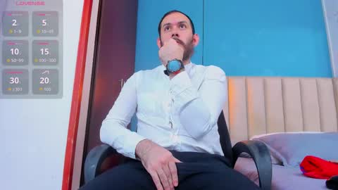 Jeanpiere online show from December 22, 2025, 3:03 am